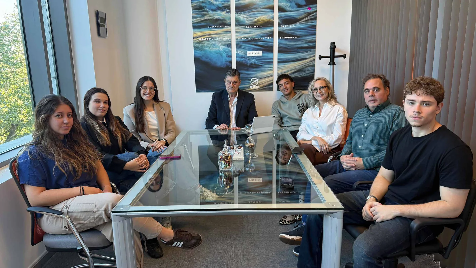 Equipo de Consultora Spuches en reunión